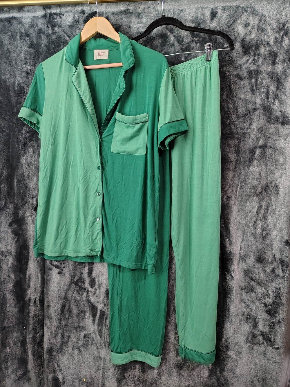 Women's Two-Tone Green Pajama Set - Cozy Short Sleeve Top & Pants